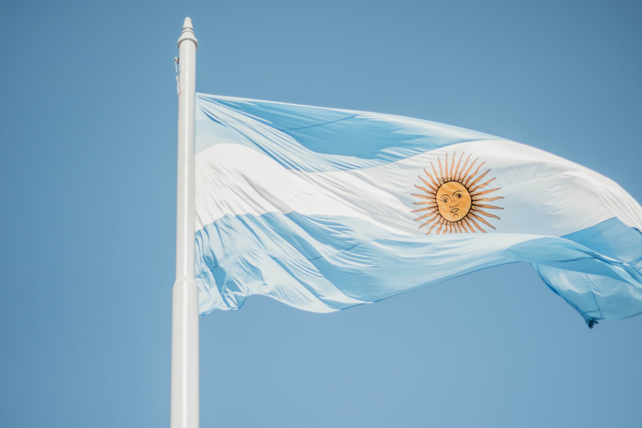 Economia da Argentina cresce pela 1º vez desde meados de 2024