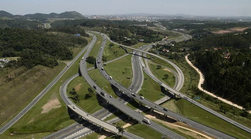 CCR tem lucro ajustado 8,6% menor no 4º trimestre