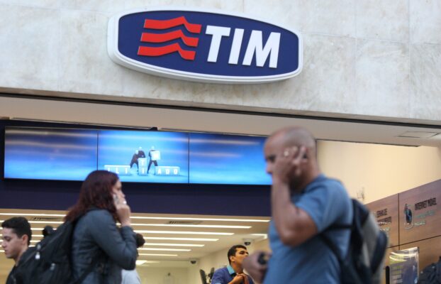 Tim vai recomprar até R$ 1 bi em ações