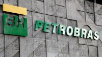 Em reunião com Lula, Petrobras avalia que consegue manter preço da gasolina