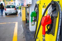 Petróleo e dólar caem e reduzem defasagem do diesel
