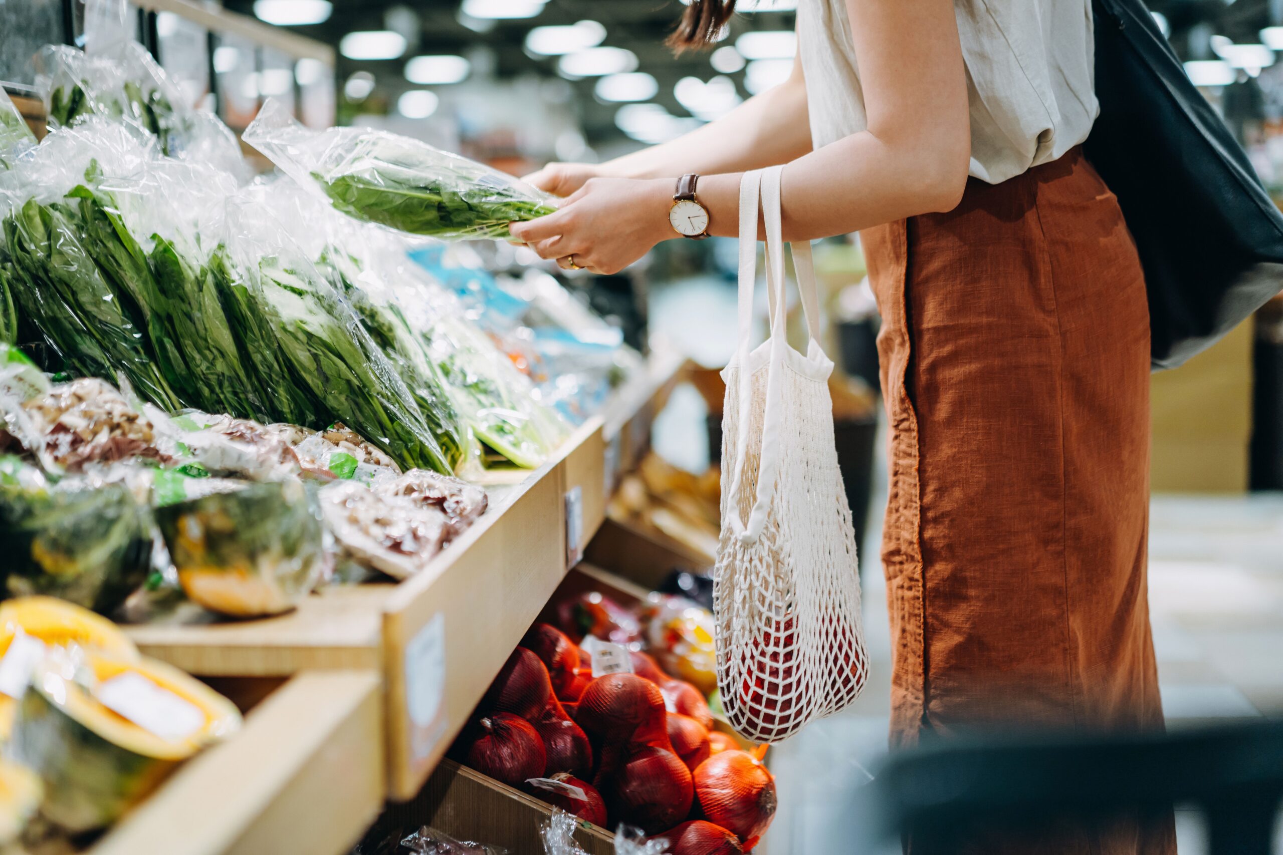 Alimentos e câmbio: inflação deve seguir tendência de alta em 2025, dizem economistas