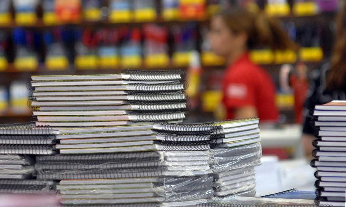 Papelarias faturam mais de 70% com venda de materiais escolares na internet