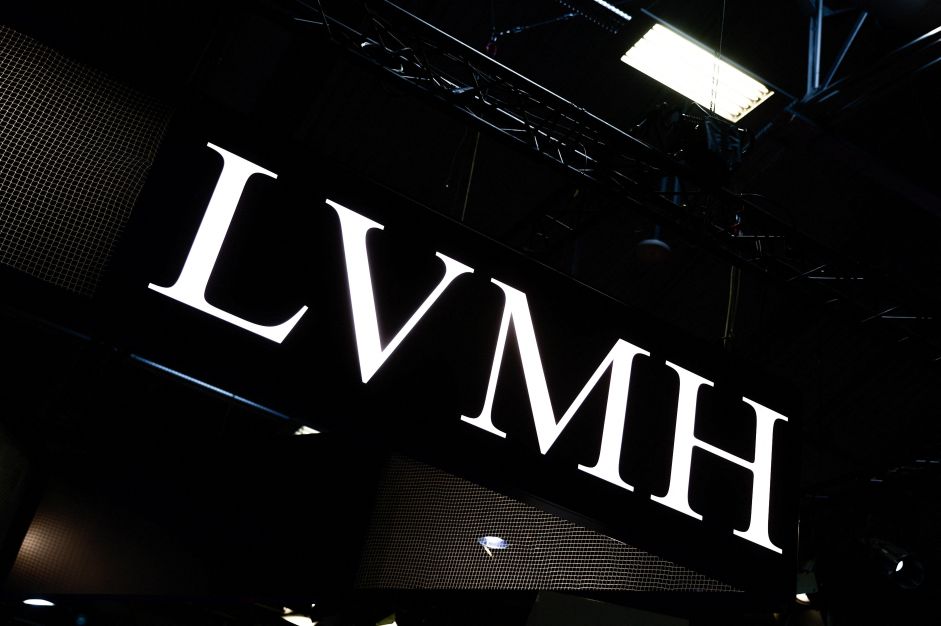 LVMH tem receita de 23,93 bi de euros no 4º tri e supera previsão