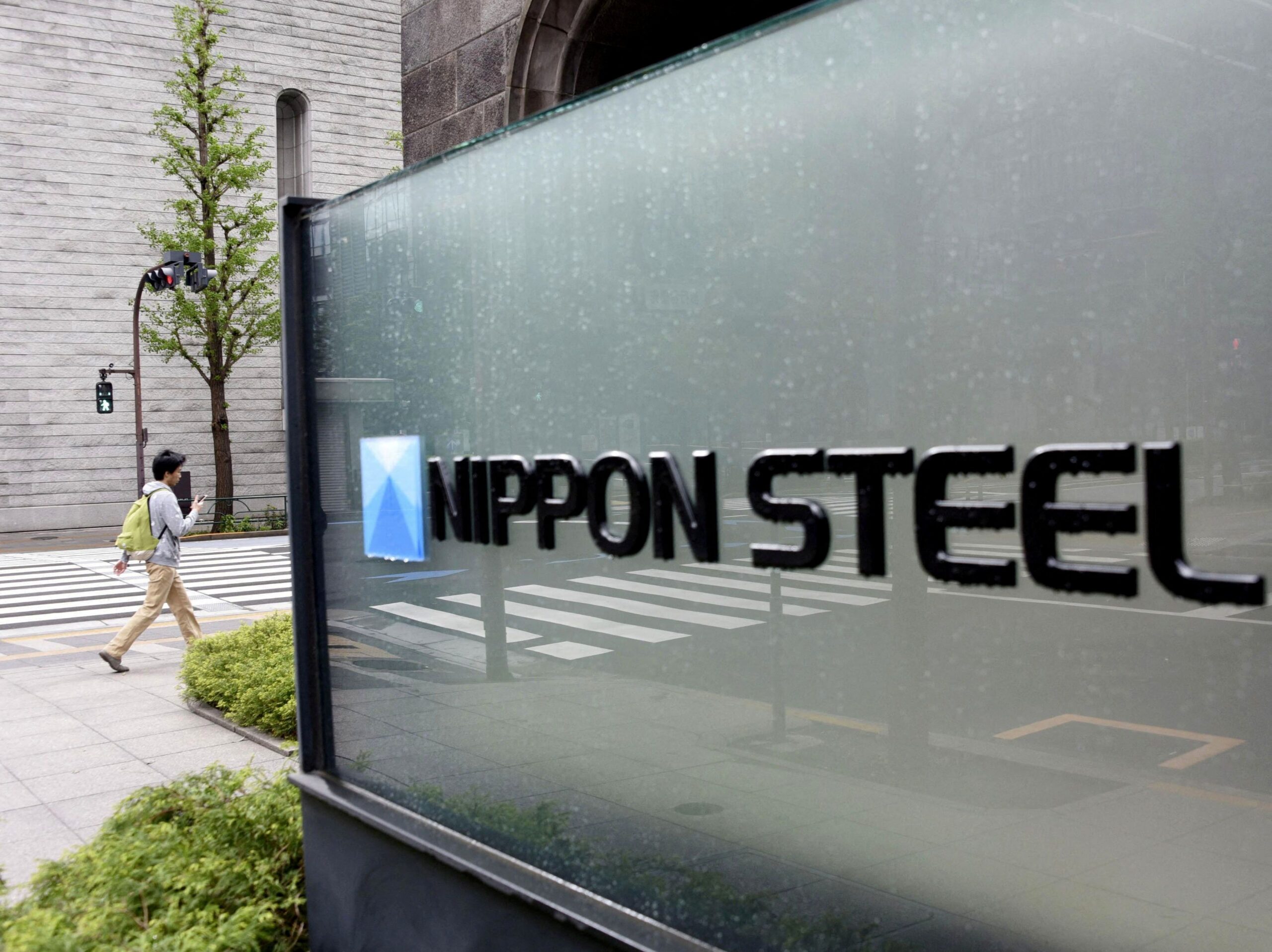 Biden adia execução de ordem que bloqueia acordo entre Nippon Steel e US Steel