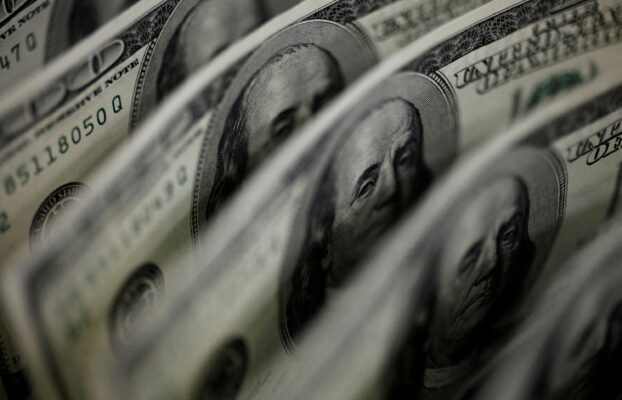 Por que o dólar voltou a ficar abaixo de R$ 6?