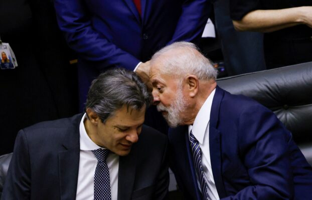 Haddad e Lula se reúnem de portas fechadas após reunião ministerial