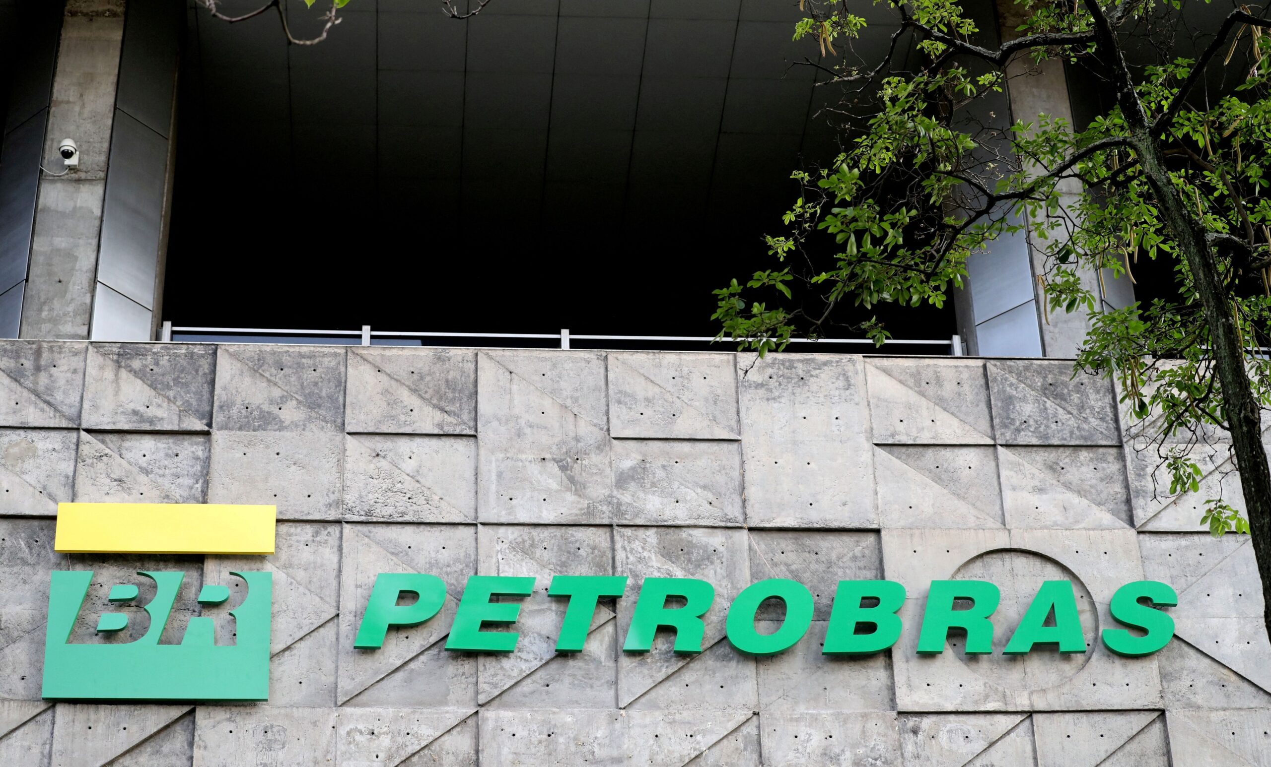 Licença para Petrobras na Margem Equatorial não deve afetar ações, diz BTG