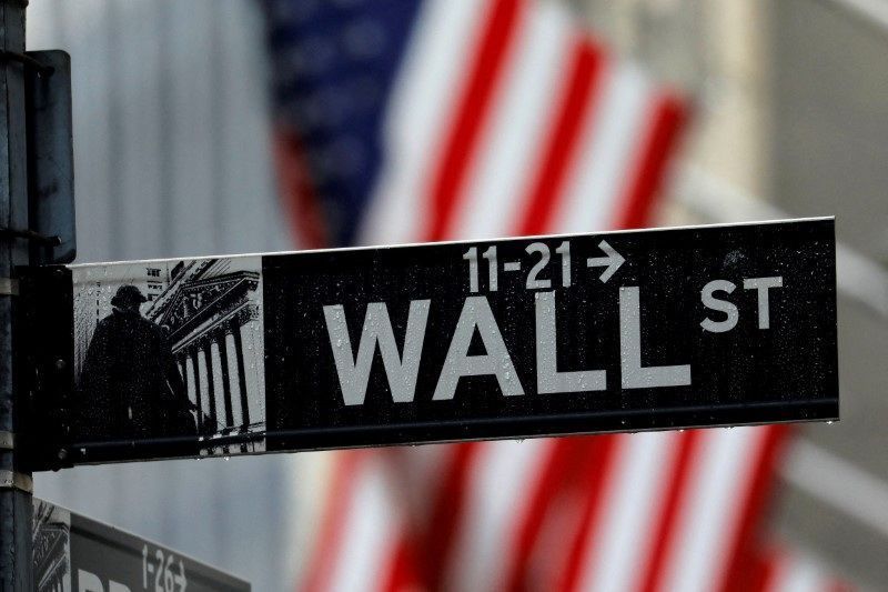 Wall Street recua conforme dados de emprego do EUA aumentam temores de inflação