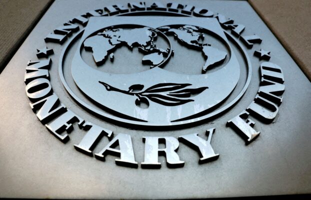 Corte de juros lento nos EUA pode ajudar a fortalecer dólar, diz FMI