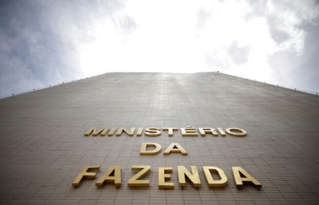 Fazenda revê para baixo projeção de crescimento do PIB em 2025