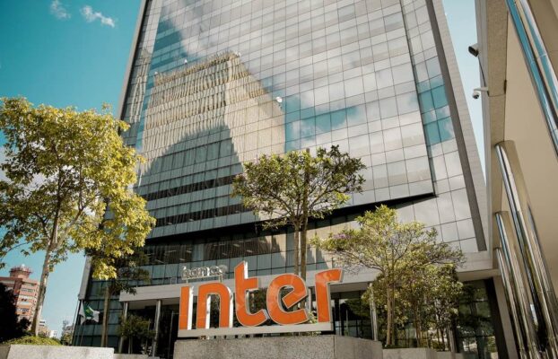 Inter&Co tem lucro recorde de R$ 973 mi em 2024