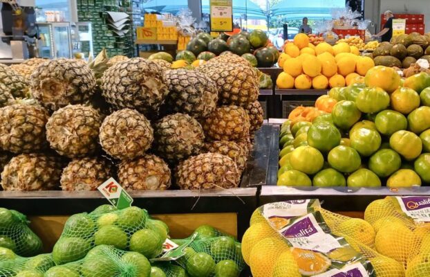 Alta dos alimentos desacelera e faturamento do varejo sobe, diz estudo