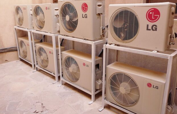 Preços de ar-condicionado e ventilador caem apesar de onda de calor
