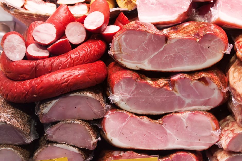 Exportação de carne bovina e de frango do Brasil tem recorde para janeiro