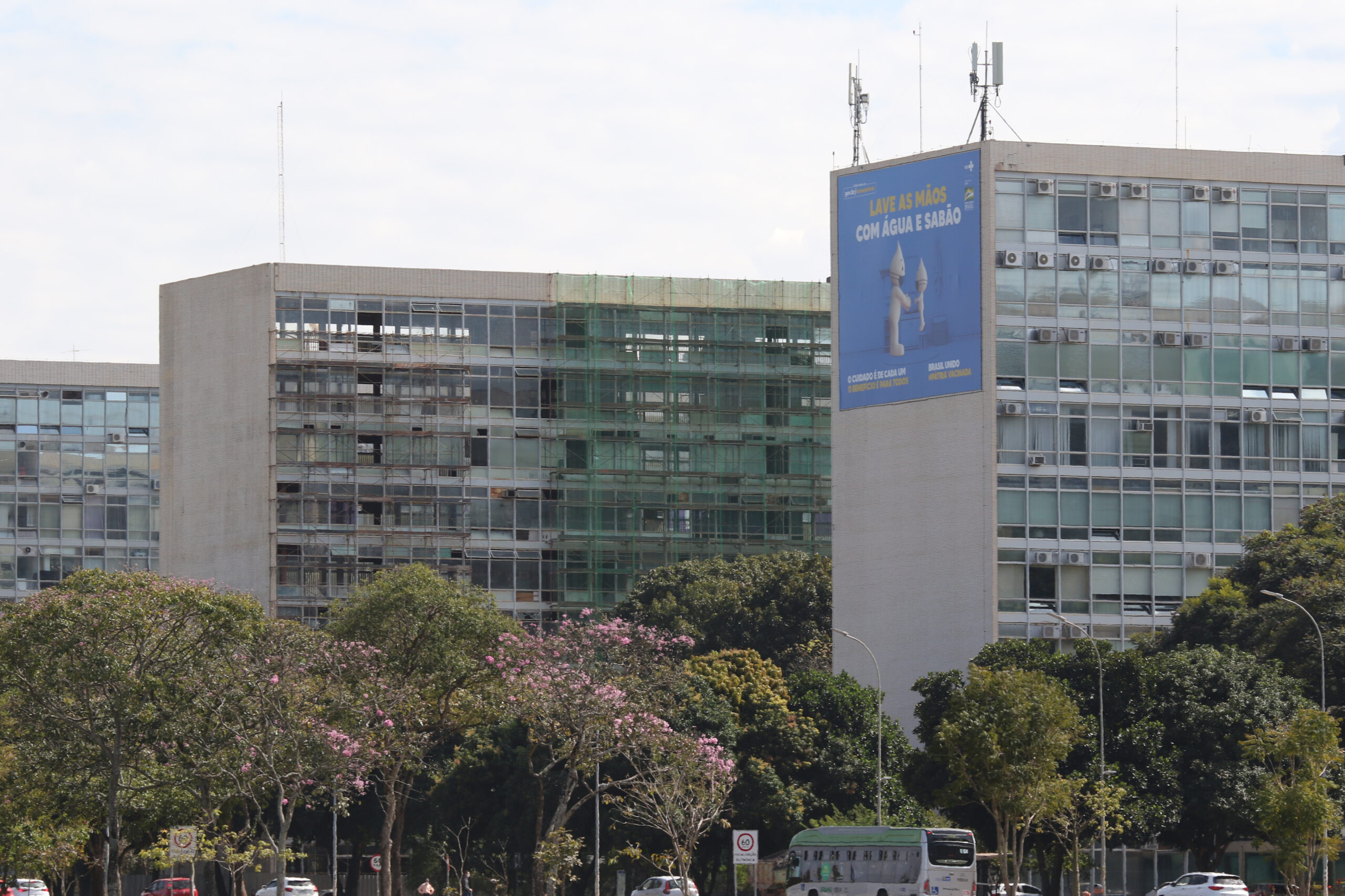 Desafio de “engenharia“ e Sidônio: governo se apronta para reforma do IR