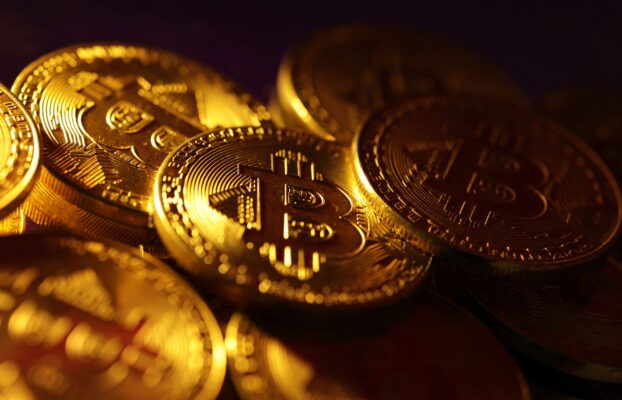 Bitcoin sobe com payroll sustentando expectativa por corte de juros nos EUA