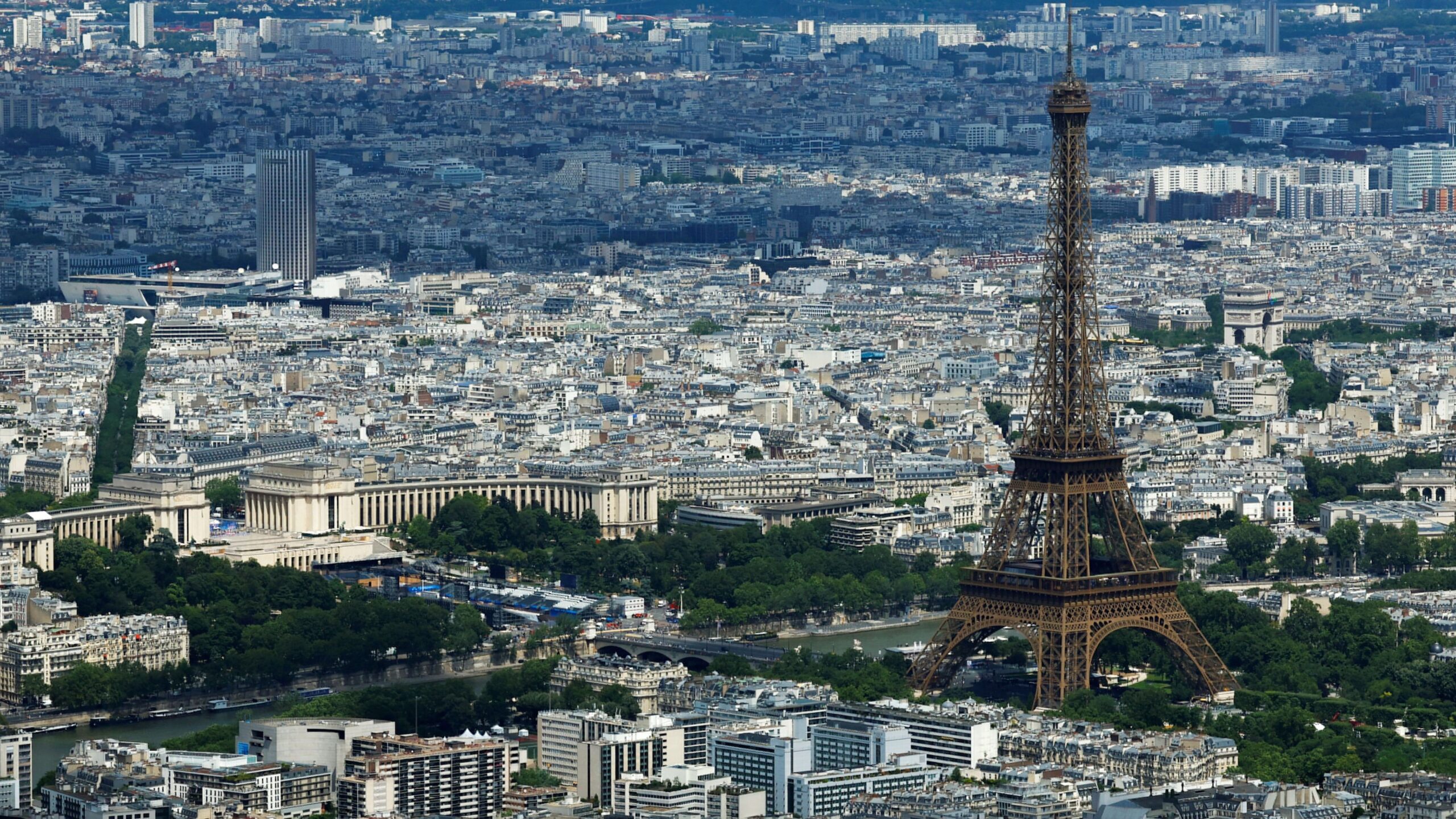 PIB da França encolhe 0,1% no 4º tri ante o anterior; em 2024, cresce 1,1%