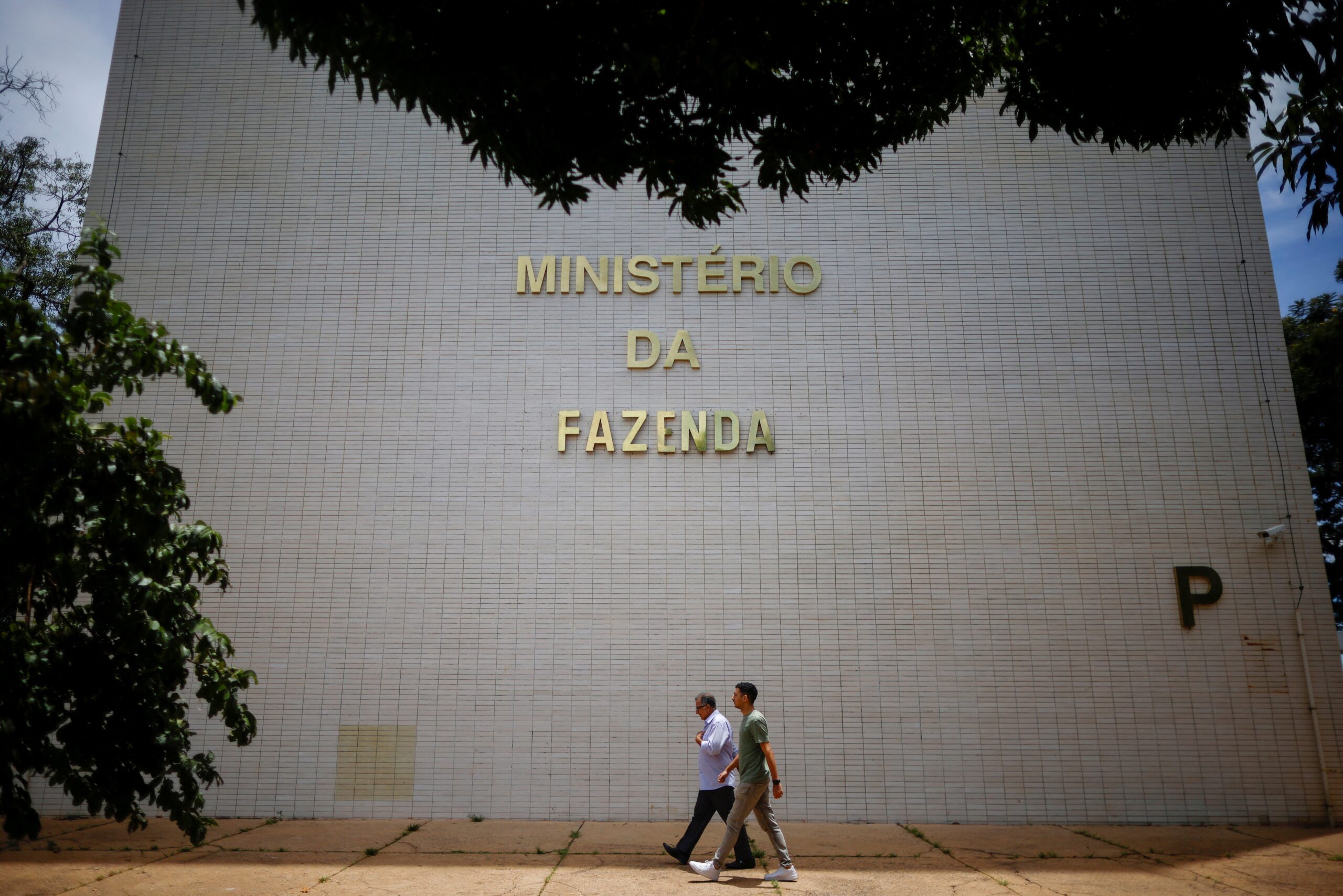 Ministério da Fazenda mantém projeção de inflação em 4,8% para 2025