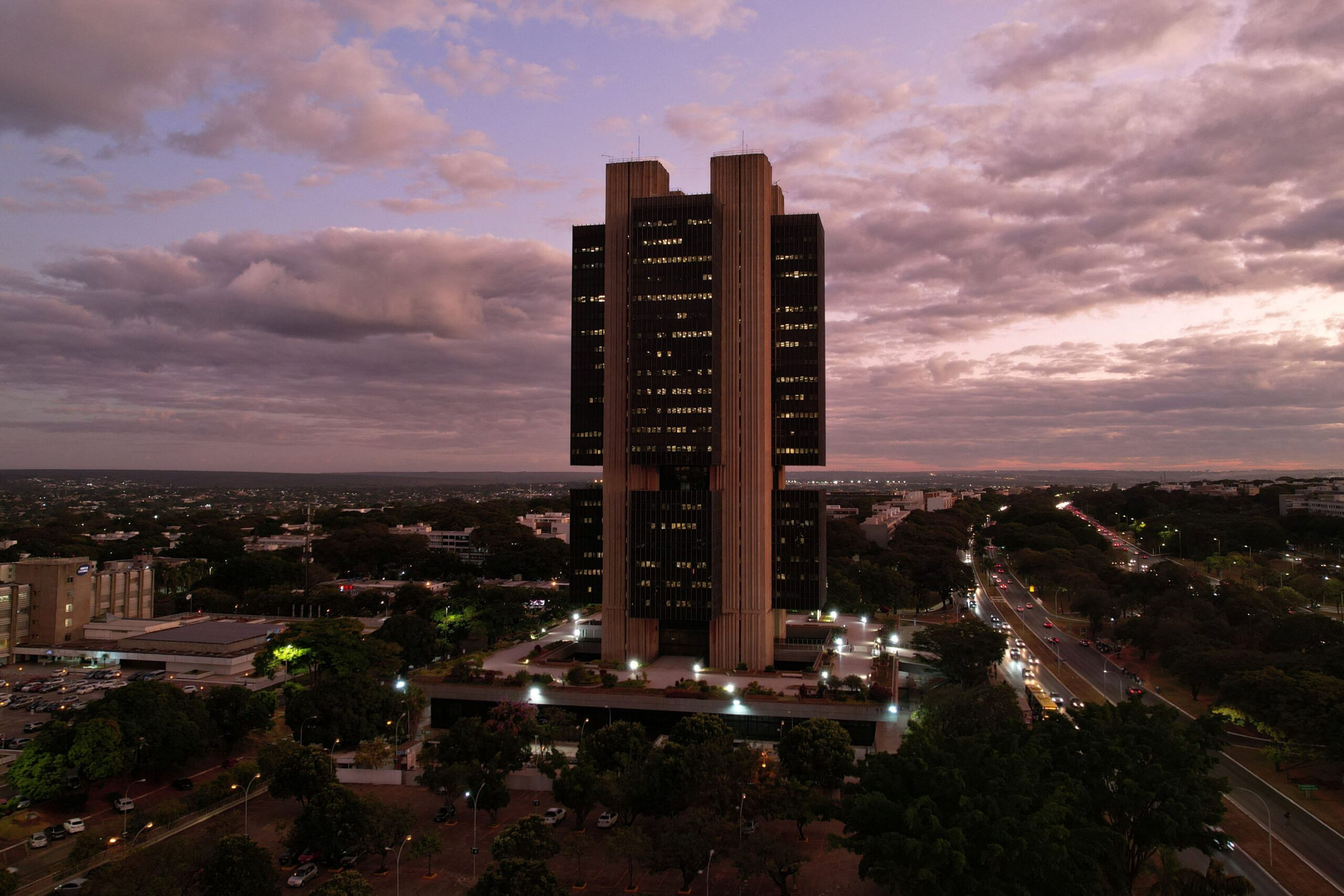 Juro alto requer cautela na concessão de crédito, diz Banco Central