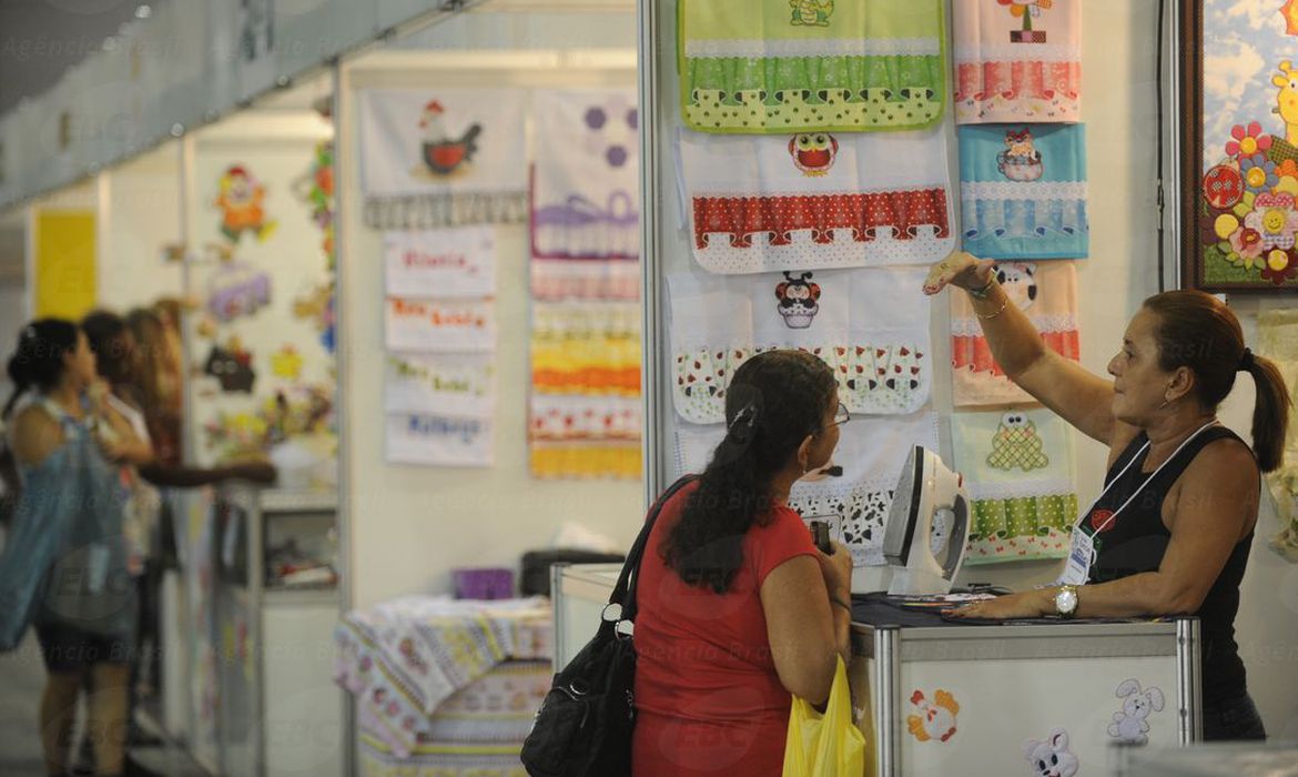 Mulheres passam a empreender mais em busca de flexibilidade, diz Serasa