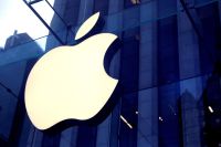 Ações da Apple caem mais de 5% em NY após empresa adiar melhorias de IA