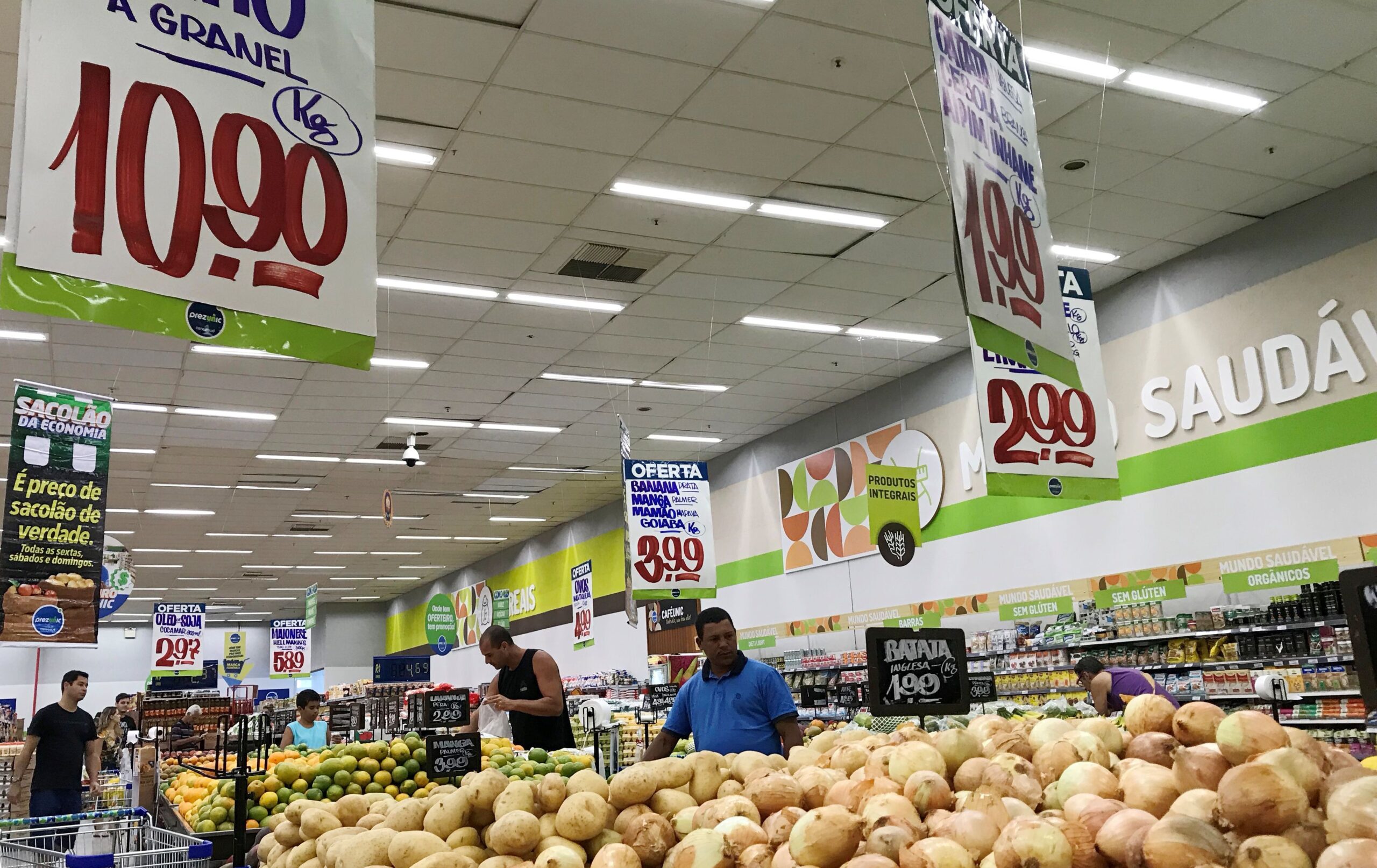 Alimentos sobem, mas custo de vida desacelera em São Paulo, diz Fecomercio