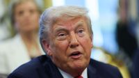 "Entendo muito mais de taxas de juros do que Powell", diz Trump