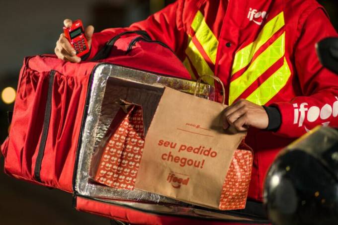 iFood e Uber se unem para compartilhar serviços em aplicativos no Brasil