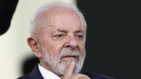 Lula critica Trump em reunião cara a cara com Putin no Kremlin