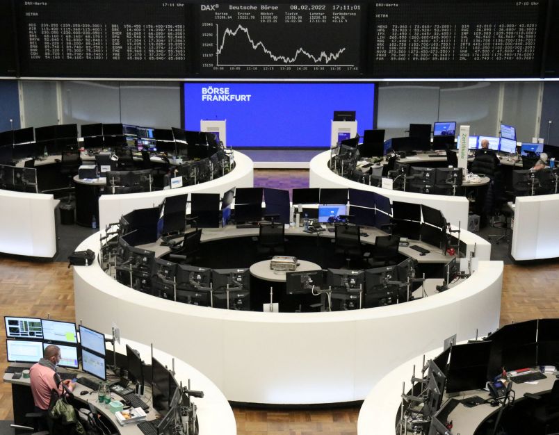 Bolsas na Europa sobem com sinais de alívio comercial e emprego nos EUA