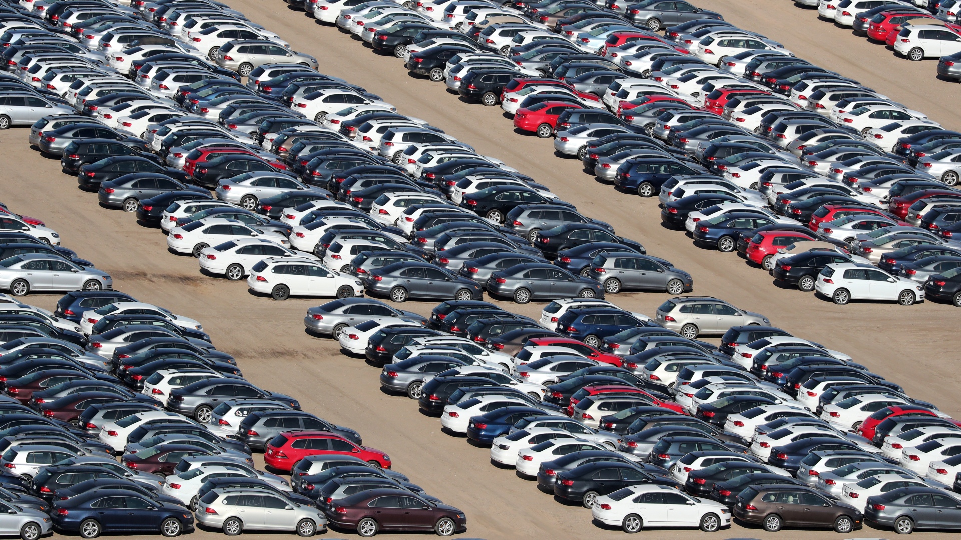 Vendas de veículos recuam 5,5% em abril ante abril de 2024, diz Fenabrave