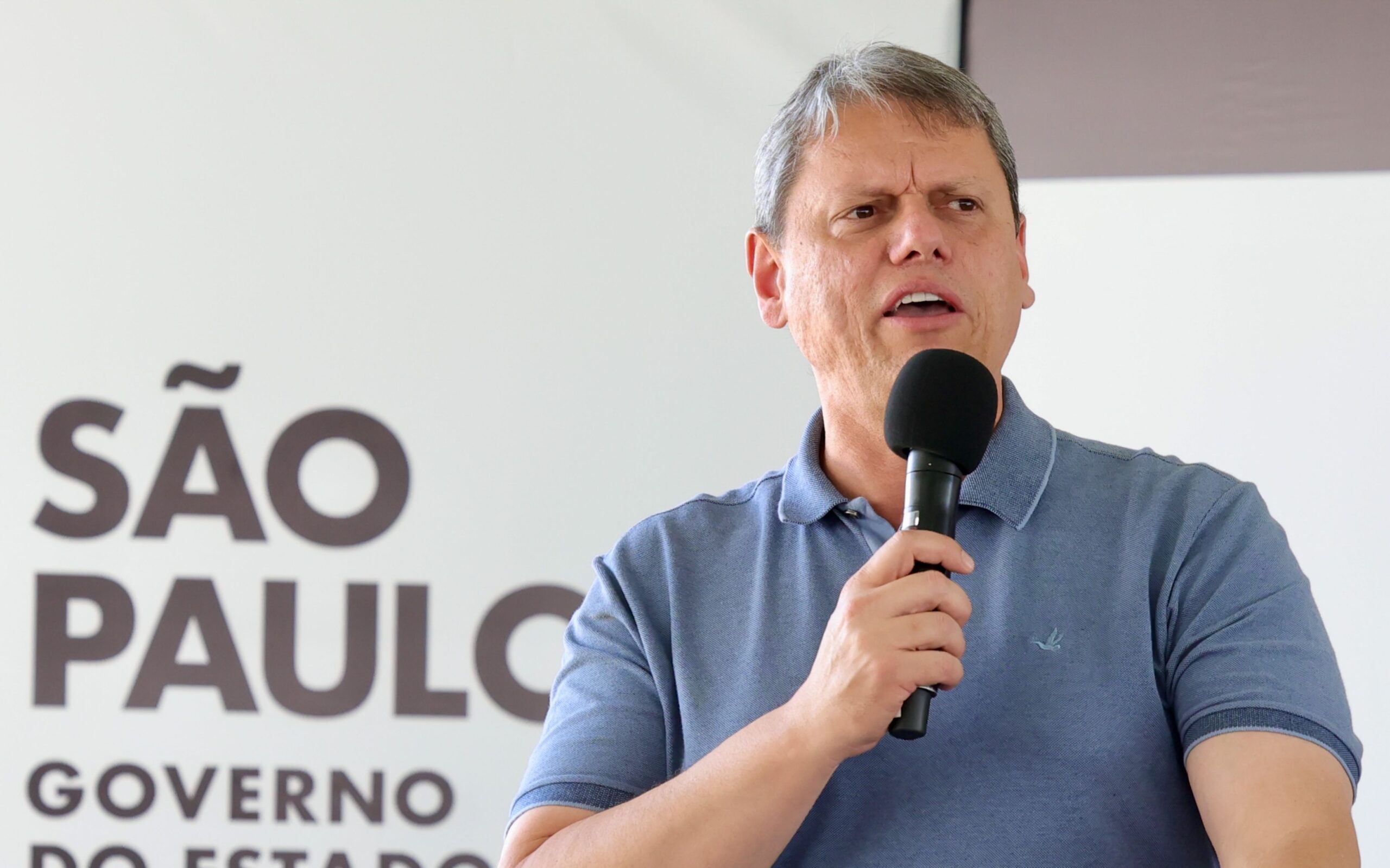 Tarifaço desorganiza mercado e é oportunidade para o Brasil, diz Tarcísio