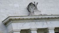 Fed mantém juros inalterados nos EUA entre 4,25% e 4,5% em meio incertezas