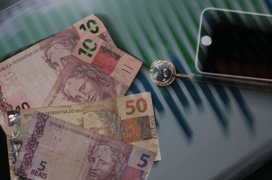 Projeção de receitas extras cai R$ 81 bi com ajustes no CARF e transações