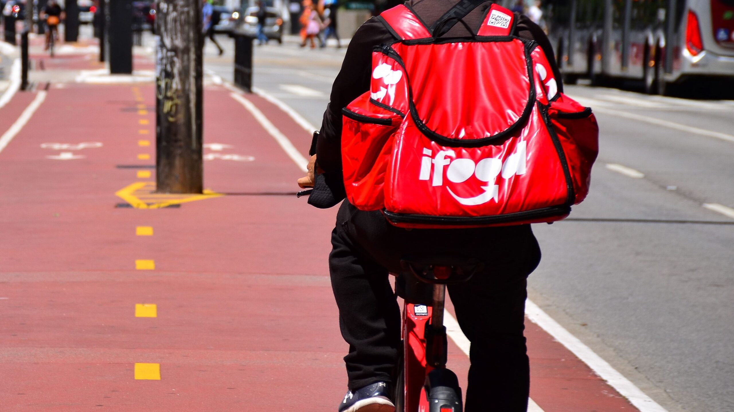 Trabalhamos para migrar para o mercado offline, diz CEO do iFood à CNN