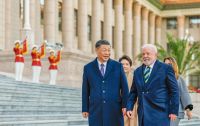 Brasil e China unirão vozes contra protecionismo, diz Lula ao lado de Xi