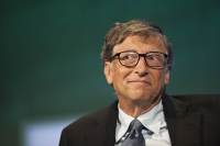 Bill Gates diz que doará US$ 200 bilhões até 2045 e critica Musk