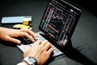 Juros futuros recuam após alívio nos Treasuries e falas de Galípolo