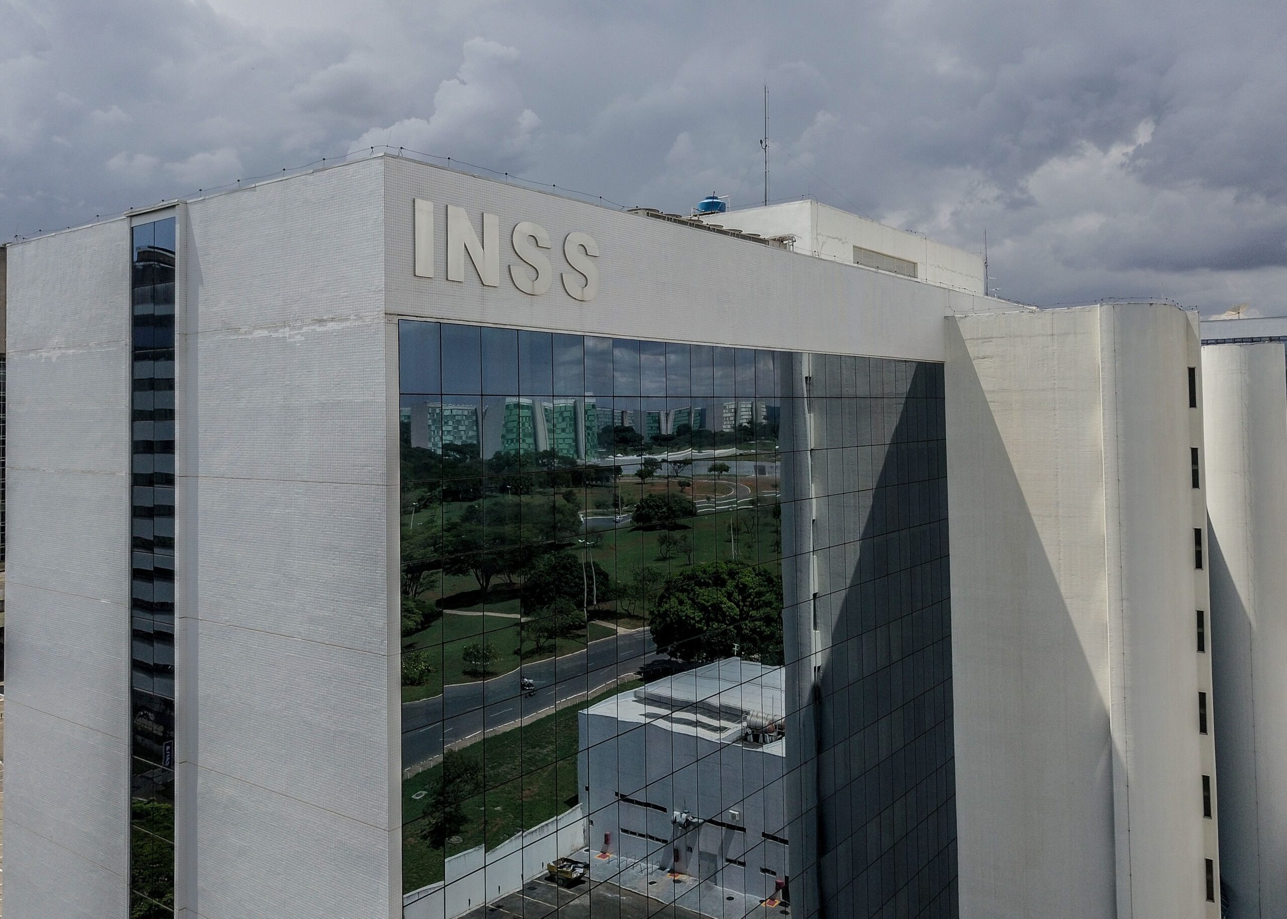 INSS bloqueia novos descontos de consignado e exige biometria para crédito