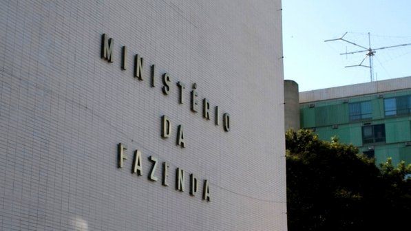 Novo IOF entra em vigor sob críticas e recuo parcial do governo