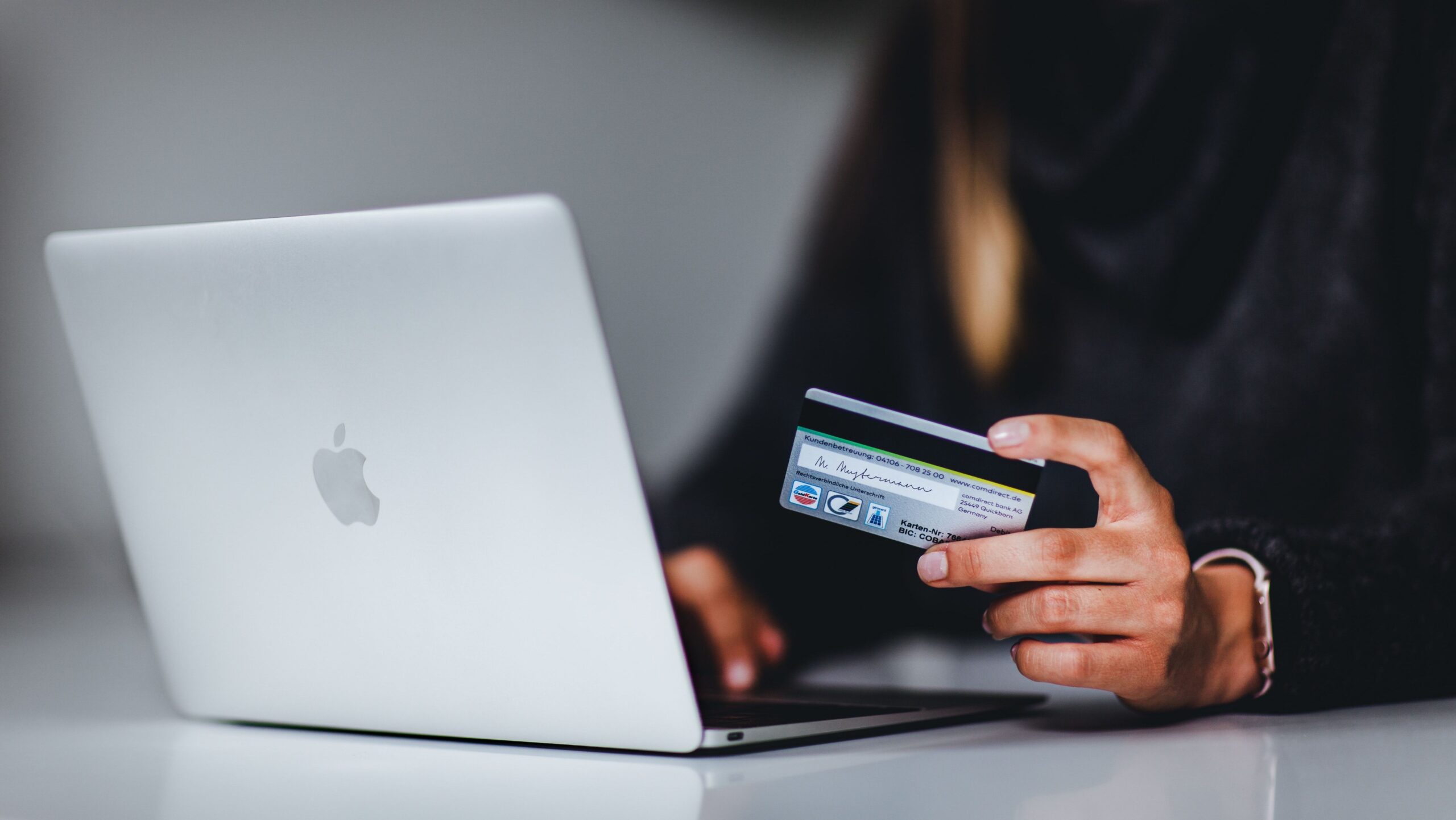 Dia das Mães impulsiona e-commerce, e vendas online disparam 17%