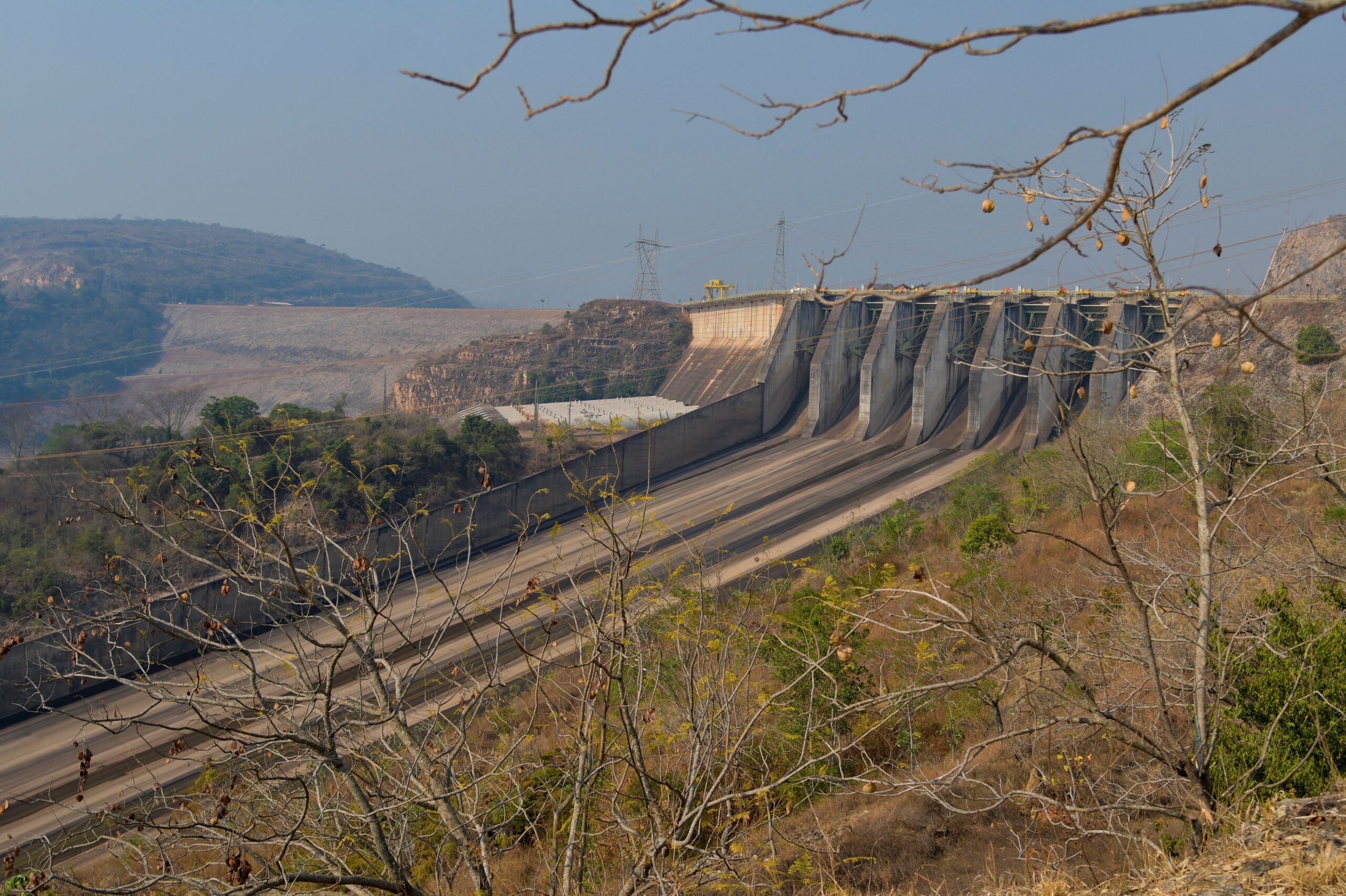 ONS vê queda maior da carga de energia elétrica no Brasil em maio
