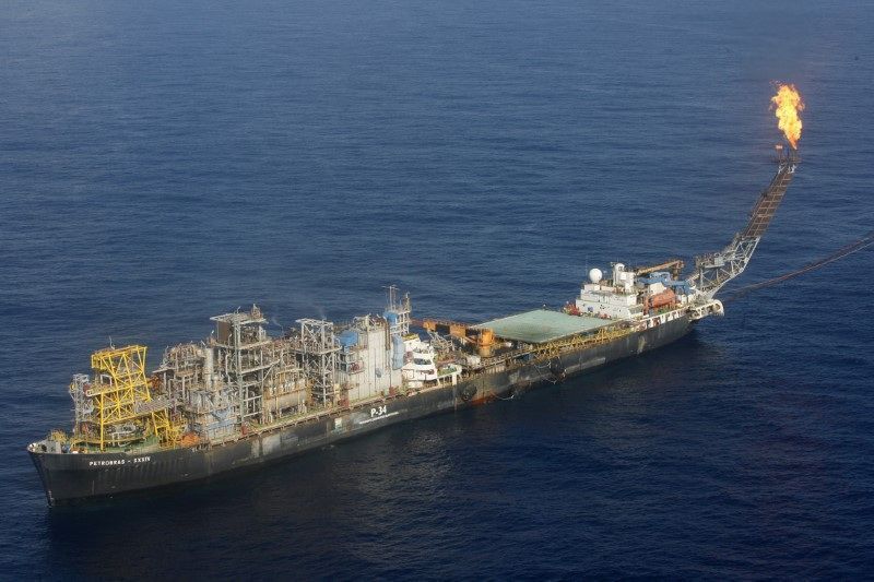 Petróleo sobe 3% com apoio de esperanças em negociações entre EUA e China