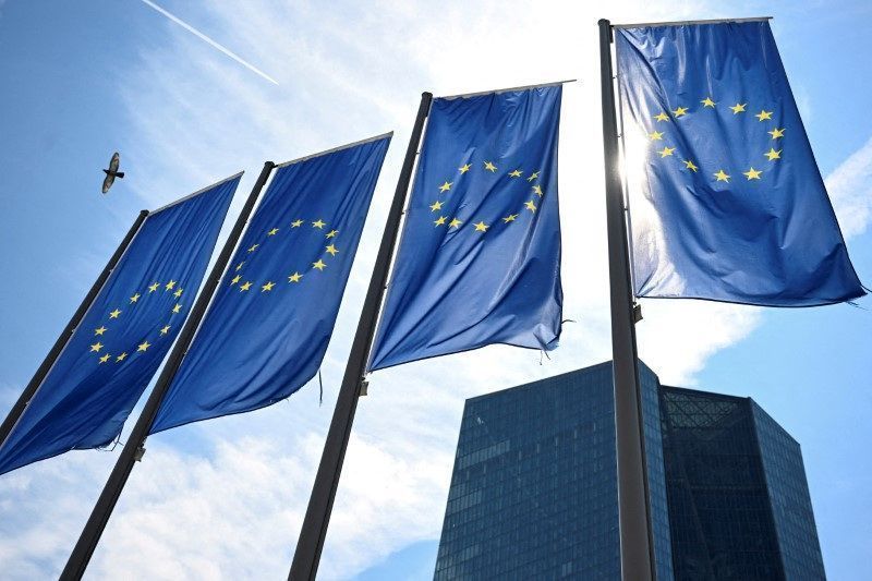 União Europeia quer banir importações de gás natural da Rússia até 2027