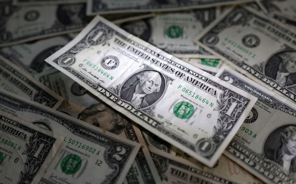 Dólar cai abaixo de R$ 5,60 e real é a moeda com melhor desempenho no mundo