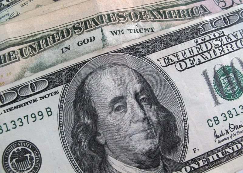 Dólar ronda estabilidade na abertura com expectativa de acordos comerciais