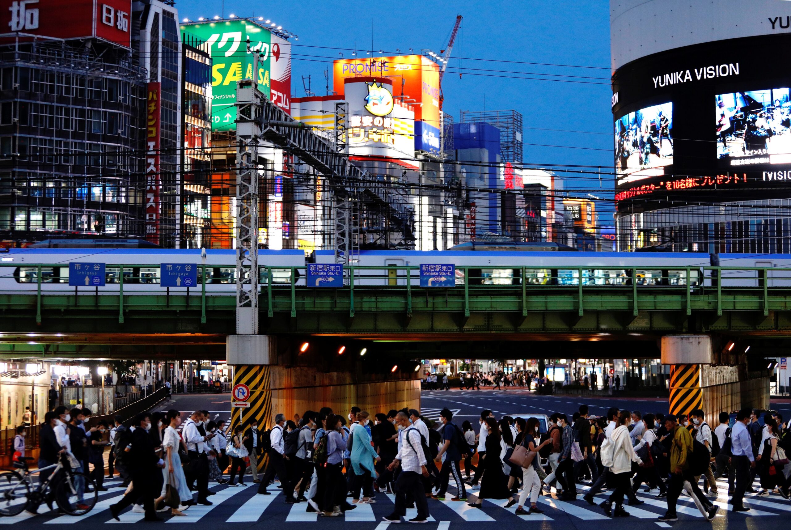 Economia do Japão encolhe mais do que o esperado no 1º tri