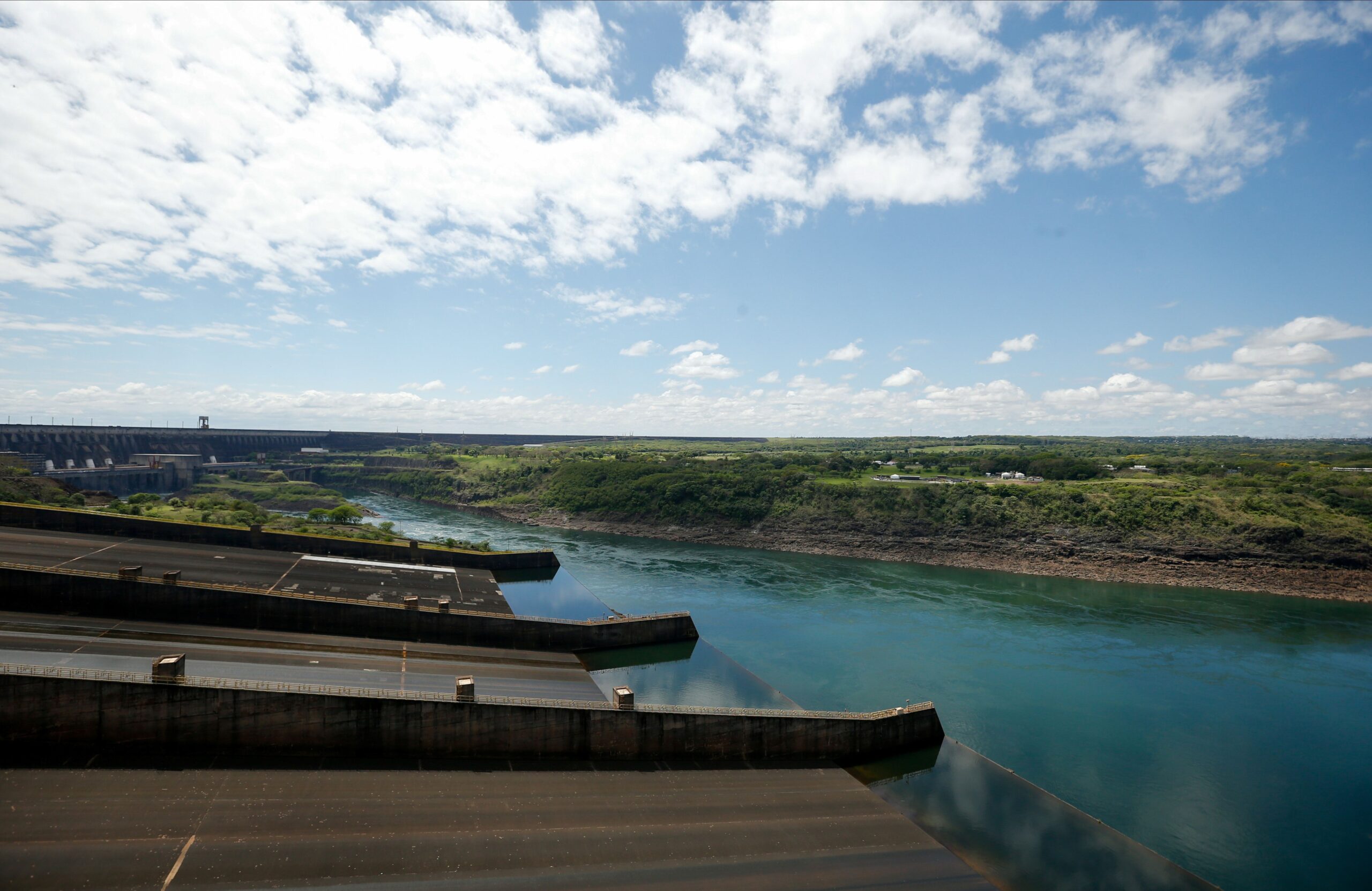 EUA falam em comprar energia de Itaipu e podem atrapalhar acordo do Brasil